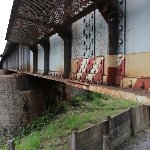 線路の下